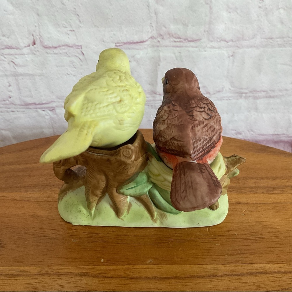 Vintage Two Birds in a Nest Salt and Pepper Shakers - Picture 3 of 7